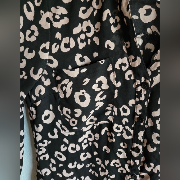 Leopard Work or Dressy Top - Picture 4 of 6